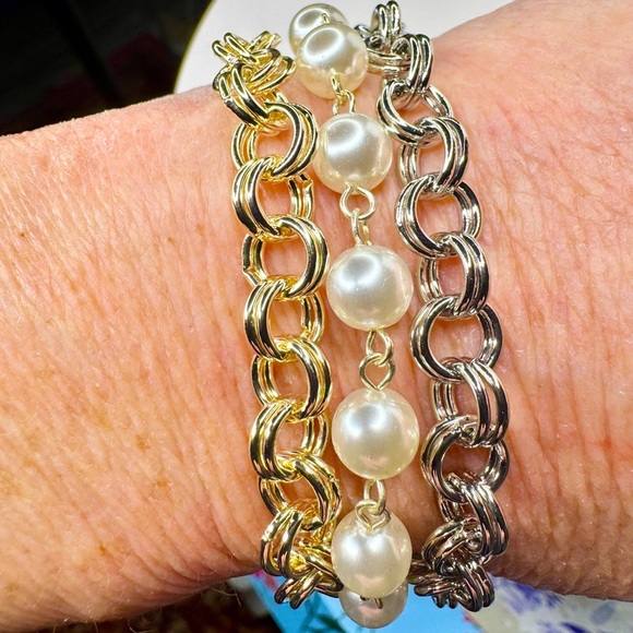 Pearl & Chain Two Tone Bracelet Magnetic Closure - Picture 1 of 6